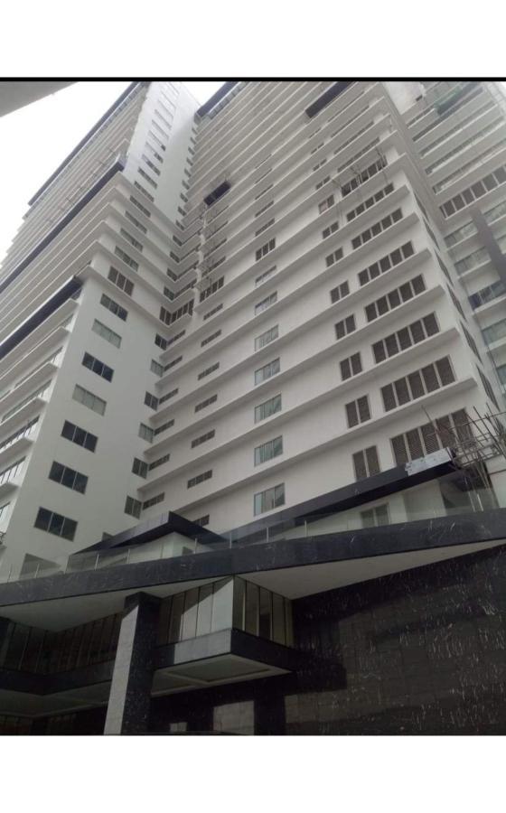 Capital O 804 The Residences At Bonifacio Civic Center Manila Exterior foto