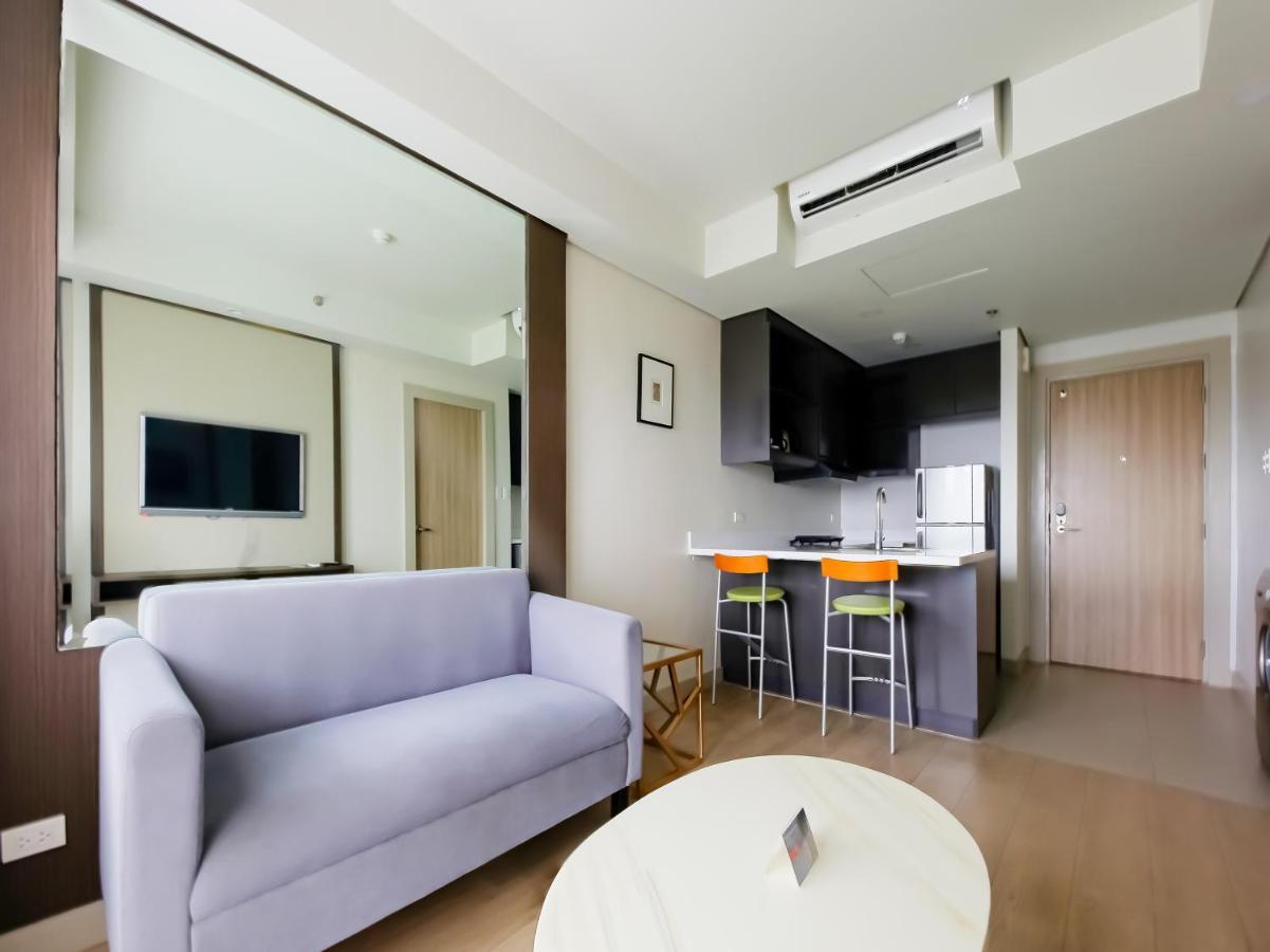 Capital O 804 The Residences At Bonifacio Civic Center Manila Exterior foto
