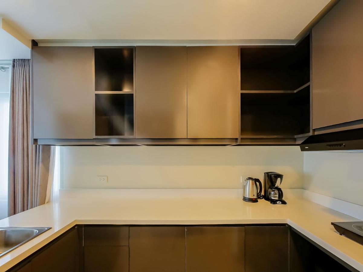 Capital O 804 The Residences At Bonifacio Civic Center Manila Exterior foto
