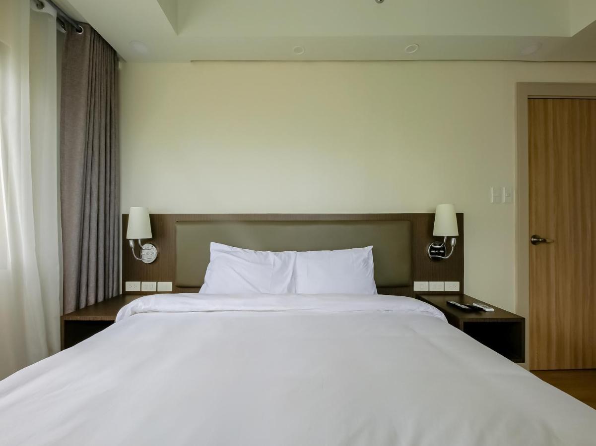 Capital O 804 The Residences At Bonifacio Civic Center Manila Exterior foto